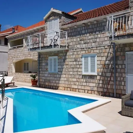 Apartment Dube *