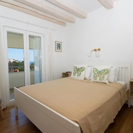 Dube Apartment *